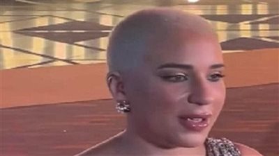 هاني الناظر يصدم أسما شريف منير بعد حلاقة شعرها (فيديو)