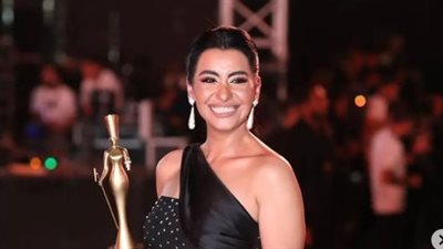ناسي صلاح بعد تكريمها من مهرجان الدراما: فخورة بكل لحظة