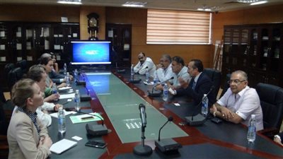 وفد من الاتحاد الأوراسي يتفقد إجراءات الرقابة على تصنيع وتداول الأعلاف 