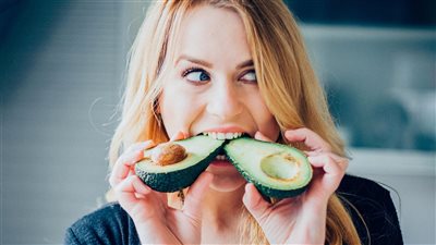 أولهم المُرضعات.. 5 أِشخاص ممنوعين من أكل الأفوكادو| طبيبة تغذية تحذر 