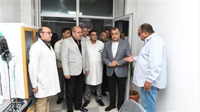 وزير الإنتاج الحربي يزور المركز الطبي التخصصي ويطمئن على الخدمات المقدمة للعاملين