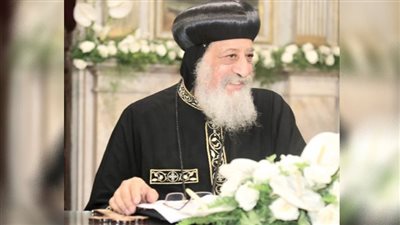 البابا تواضروس يحتضن محبة الأقباط بعد عودته من المجر