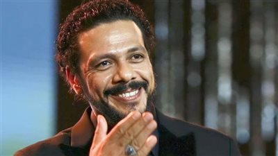 حمزة العيلي بعد فوزه بجائزة من مهرجان الدراما.. 