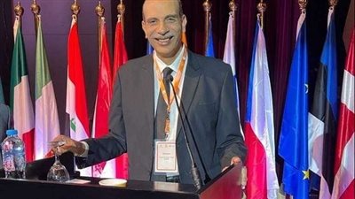 حاتم عبدالغفار: انضمام مصر لمجموعة بريكس يحد من هيمنة الدولار على الاقتصاد العالمي