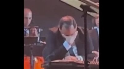 الفنان آدم يُبكي عازف في ليلة الدموع.. فيديو