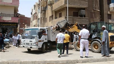 محافظ أسوان يتابع الجهود المبذولة لإزالة التعديات ورفع الإشغالات