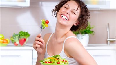 أطعمة صحية تناولها يسبب الإصابة بأمراض قاتلة.. أطباء يحذرون من قنبلة موقوتة