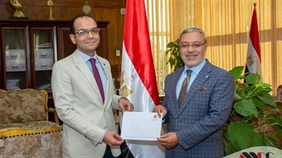 الدكتور أسامة غنيم قائمًا بعمل مدير مركز الدراسات بجامعة طنطا 