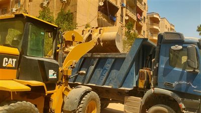 رفع 525 طن تراكمات ومخلفات بقطع الأراضي بحدائق الأهرام 