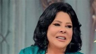 إسعاد يونس تزين غلاف فوج العربية بالألماس اللافت 