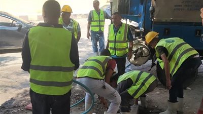 تطهير شبكة الصرف الصحي بأحياء المنطقة الجنوبية استعدادًا لاستقبال موسم الشتاء