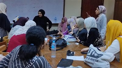 ورش التفصيل والخياطة تواصل فعالياتها بقصر ثقافة أسيوط