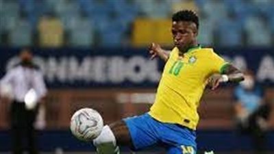 مدرب باراجواي ينتقد تصرفات فينيسيوس جونيور