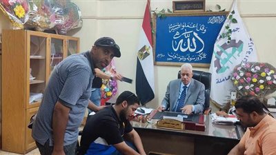  العمل: تسليم عقود عمل لذوي همم وبروتوكول تعاون مع الكلية المصرية الألمانية