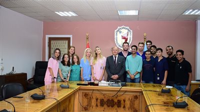 وفد طلاب أجنبي من كليات الطب في ضيافة جامعة سوهاج
