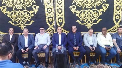 محافظ الشرقية يُؤدي واجب العزاء لمديرالتأمين الصحي ووكيل الشهر العقاري