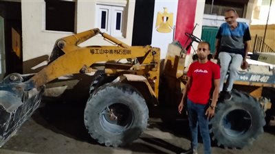 الجهات التنفيذية بمحافظة أسيوط تطيح بمخالف للقوانين البنائية ومصادرة المعدات المستخدمة