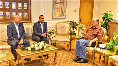 رئيس إقليم وسط الصعيد الثقافي يعلن خطة اكتشاف مواهب الأطفال والشباب المبدعين
