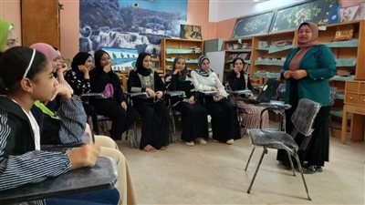 ورشه عمل تفاعلى وفيلم عن الصحة الانجابية وصحة المراهقين بمركز شباب المعصرة بالوادي الجديد