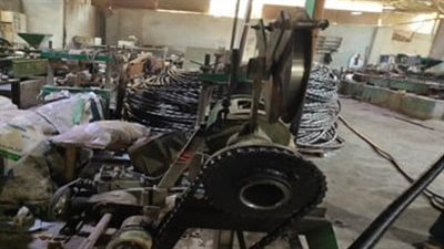 سقوط  مدير مصنع كابلات كهربائية يعمل دون ترخيص في القاهرة