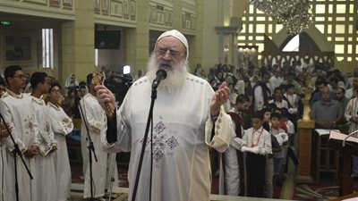 الأنبا بولا يترأس رسامة شمامسة جدد في طنطا.. شاهد
