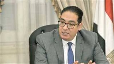 الخشت يُهنئ محمد عبدالصادق لاختياره مستشارًا قانونيًا للمجلس الأعلى للجامعات