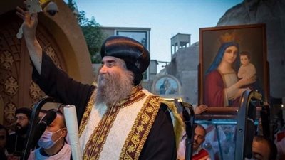 مطران أسيوط يشيد بجهود مياه الشرب والوكالة الأمريكية بقرية درنكة