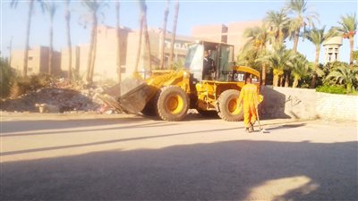 رفع 940 طن مخلفات وتسوية ورصف طرق في 7 مراكز بأسيوط