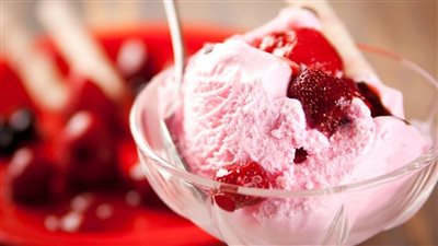 بمكونات طبيعية| حضري آيس كريم الفراولة الصحي