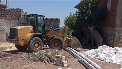 إزالة 4 حالات تعدٍ على أراضٍ زراعية بفرشوط