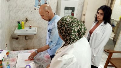 وكيل صحة الشرقية يتابع عمل الفرق الطبية لمبادرة 100 يوم صحة 