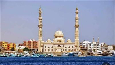 مسجد الميناء الكبير مزارا أساسيا لرحلات السيتى تور بالغردقة