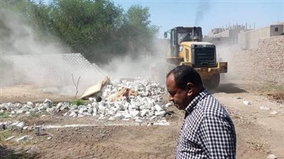 إزالة فورية لحالة تعدى بمنطقة أبوإسماعيل بنجع حمادي 