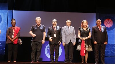 وزيرة الثقافة تكرم 8 رموز مسرحية عالمية بمهرجان القاهرة الدولي للمسرح التجريبي