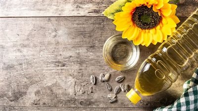 زيت عباد الشمس أكثر فائدة من زيت الزيتون.. كيف ذلك؟