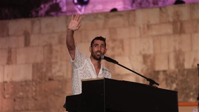 عزيز مرقة يستعرض موسيقاه الخاصة لأول مرة بمهرجان القلعة.. صور 