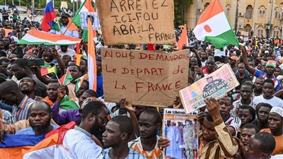 الآلاف يتظاهرون في النيجر للمطالبة برحيل القوات الفرنسية