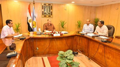 محافظ أسيوط يتابع الموقف التنفيذي لمشروع بناء القدرات في المناطق الحضرية 