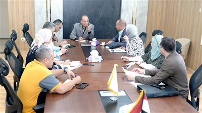 رئيس جامعة المنصورة يناقش استعدادات للعام الدراسى الجديد 2023-2024م