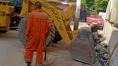 البداري تنفذ حملة لرفع المخلفات والقمامة من الشوارع 