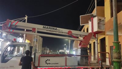 حملة لتقنين أوضاع اللوحات الإعلانية للمحلات التجارية وإزالة المخالفات بمدينة الخارجة