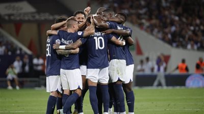 باريس سان جيرمان يواجه ليون اليوم.. الموعد والقناة الناقلة