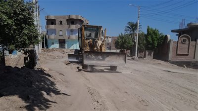 مدينة ديروط تقوم بتمهيد طريق دشلوط الرئيسي ونزلة ساو 