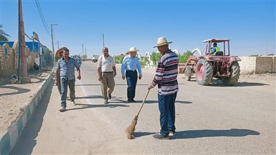 إزالة الأتربة والقمامة من شوارع مركز الداخلة