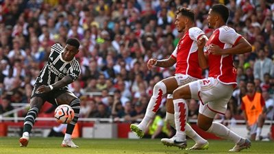 مانشستر يونايتد يتعادل مع أرسنال في الشوط الاول من الدوري الإنجليزي