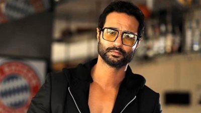 كريم فهمي يتساءل عن سبب ترجمة تصريحاته لأسوأ معنى 