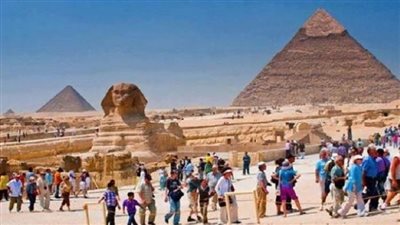 خطة مصر للوصول إلى 30 مليون سائح بحلول عام 2035 (شاهد)