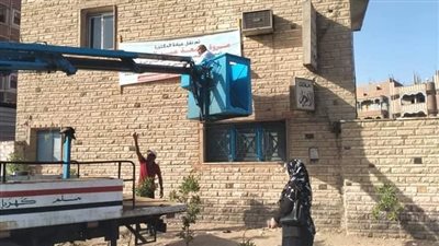 محافظ أسيوط يوجه بتكثيف حملات إزالة الإعلانات المخالفة 