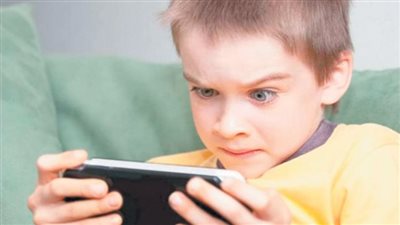 8 نصائح لوقاية العين من أضرار استخدام «المحمول»