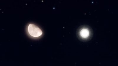 القمر الأحدب يقترن بالكوكب العملاق الليلة